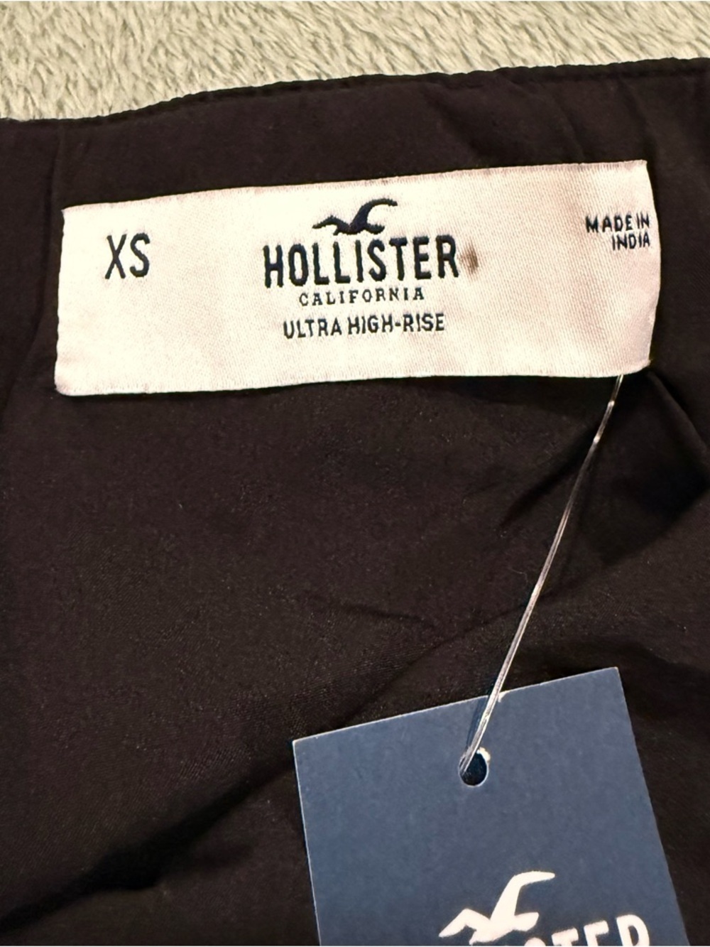 Hollister Ultra High-Rise Satin Mini Skirt XS Black Brown Floral Geometric NWT - Picture 4 of 11